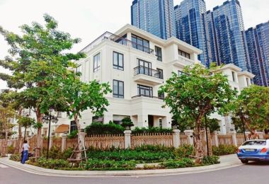 Cho thuê biệt thự villa Vinhomes Golden River Ba Son nhà trống